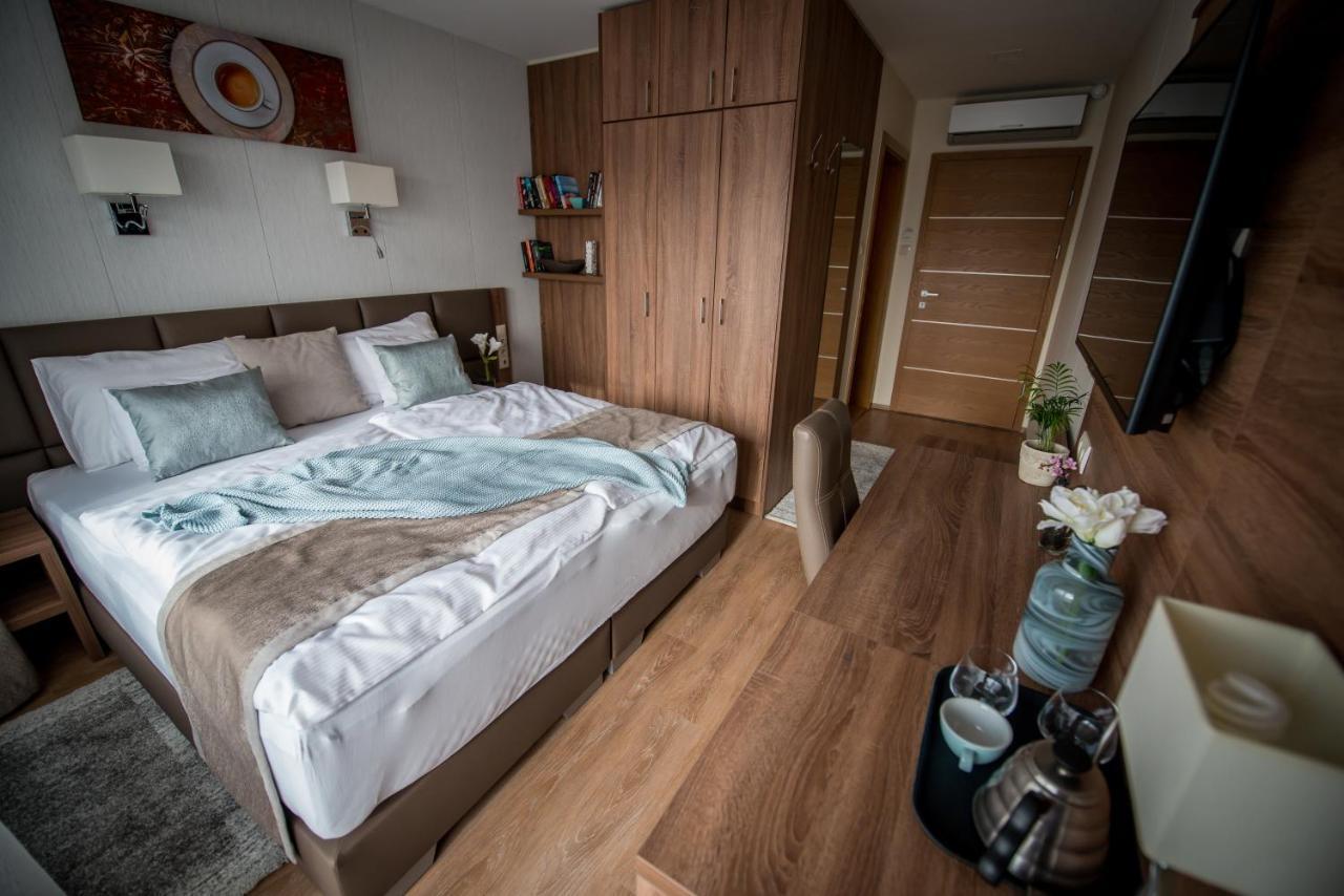 Bed and Breakfast Mokka House Panzio Miskolc Esterno foto