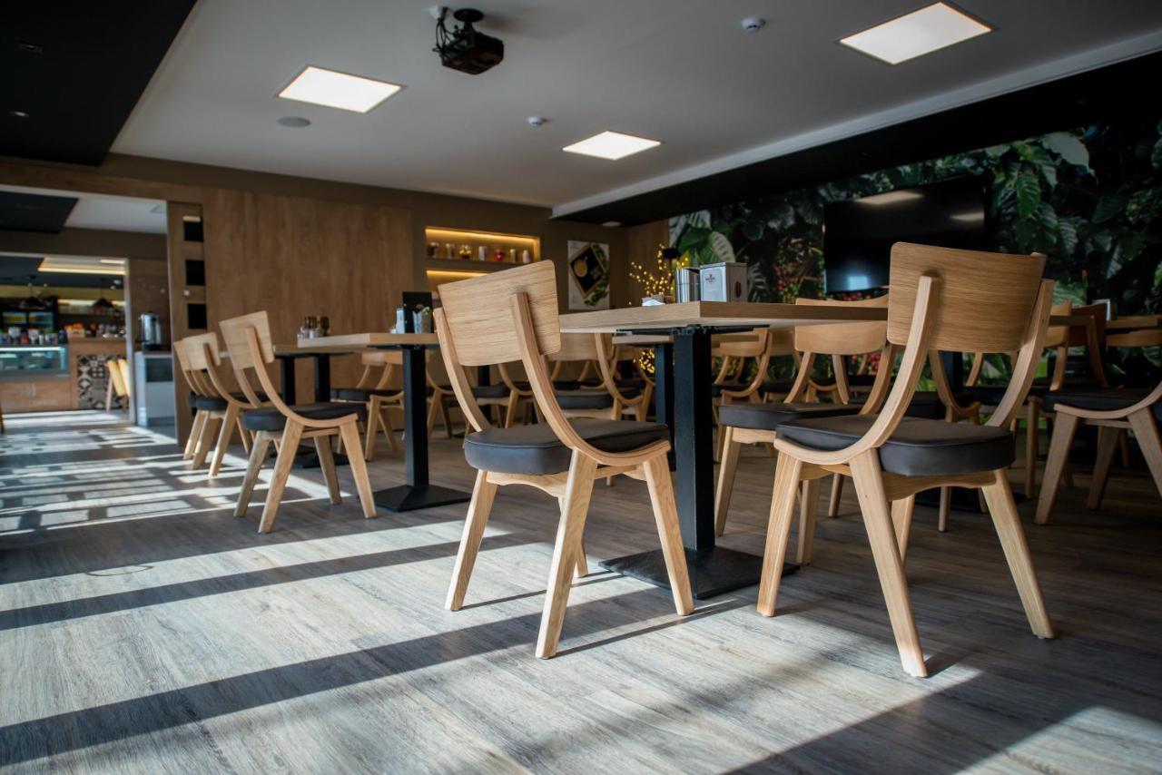 Bed and Breakfast Mokka House Panzio Miskolc Esterno foto