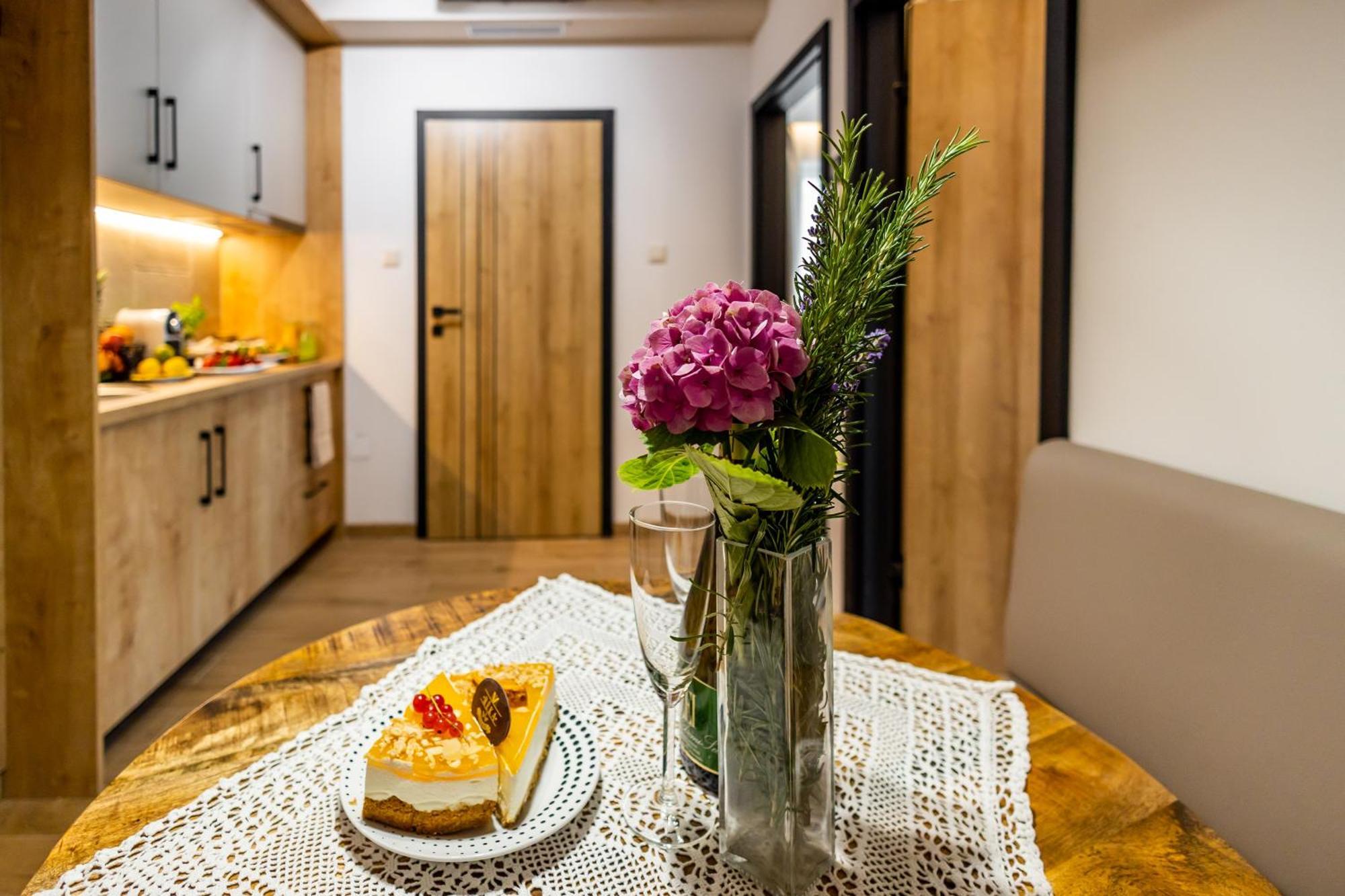 Bed and Breakfast Mokka House Panzio Miskolc Esterno foto